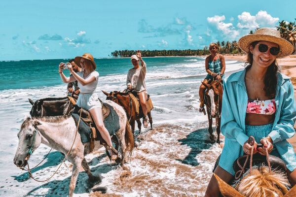 Half Day Horseback Riding in Playa El Limon